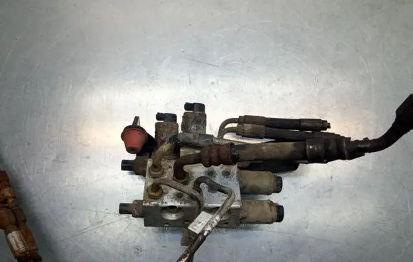 BMW 7 E65 E66 Active stabilizer control/valve assembly 6758704 HE3044641