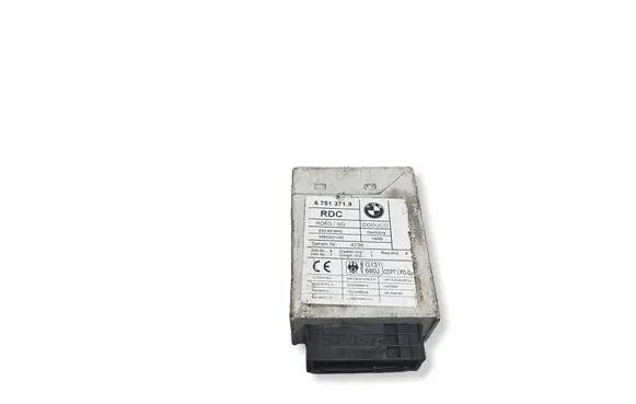 BMW 5 E39 Tire pressure control unit 6751371 3582201100 43392MHZ