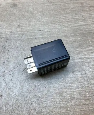 Opel Omega B2 Other relay 90506697