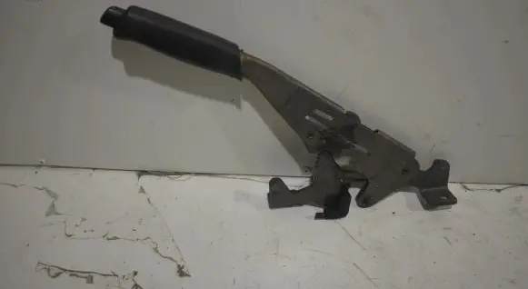 Handbrake/parking brake lever assembly
