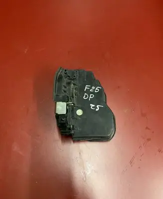 BMW X3 F25 Front door lock 7276668