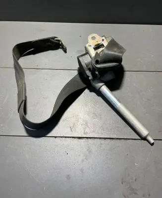 Audi A4 S4 B5 8D Middle seatbelt (rear) 0400620062