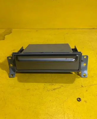 Nissan X-Trail T32 Glove box set RZ3R2P4K7