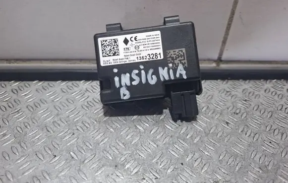 Opel Insignia B Door central lock control unit/module 13523281