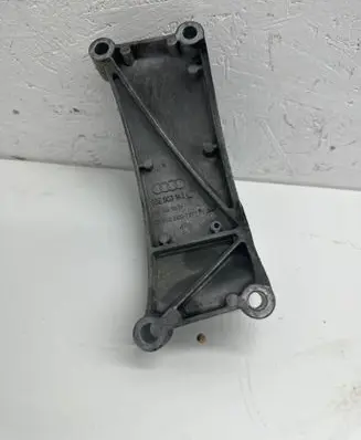 Audi A7 S7 4G Generator/alternator bracket 06E903143D A1S19CU3