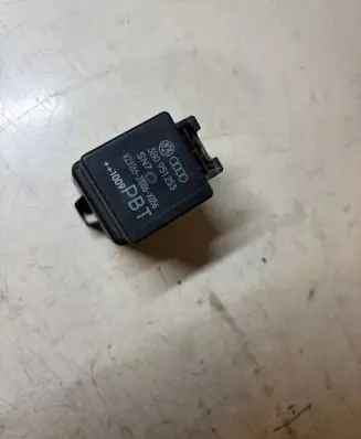 Skoda Yeti (5L) Other relay 3B0951253