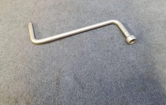 BMW 7 E65 E66 Wheel nut wrench 6771036