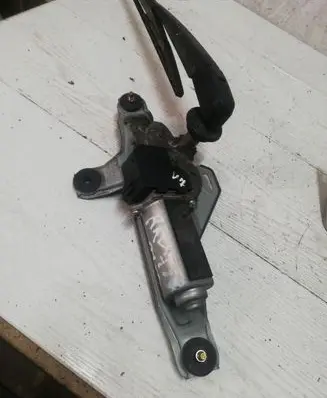Toyota RAV 4 (XA10) Rear window wiper motor
