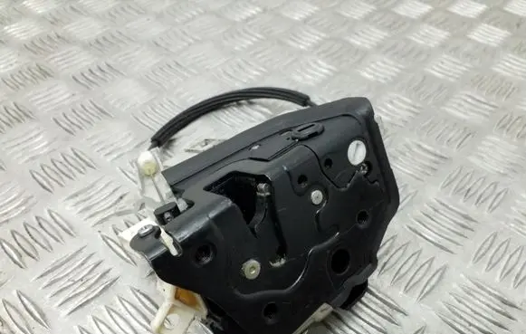 Audi A4 S4 B8 8K Rear door lock 8K0839016C