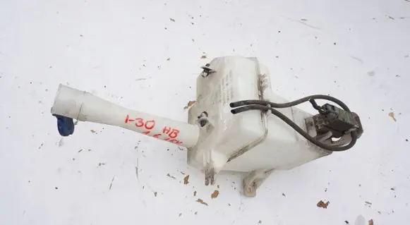 Hyundai i30 Windshield washer fluid reservoir/tank