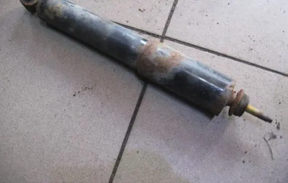 Mitsubishi Pajero Sport I Front shock absorber/damper