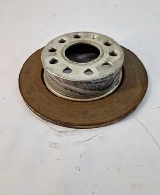 Volkswagen Jetta VI Rear brake disc