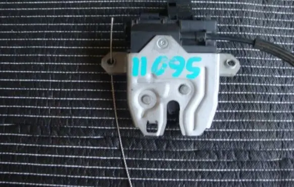 Volvo S60 Tailgate/trunk/boot lock/catch/latch 31278384