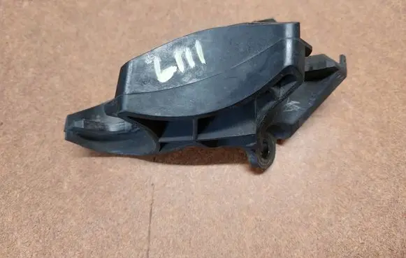 Renault Laguna III Gear shift cable bracket 8200549980