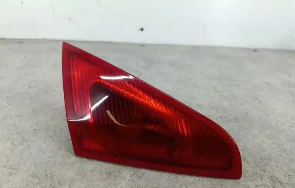 Mitsubishi Colt Tailgate rear/tail lights MN105623