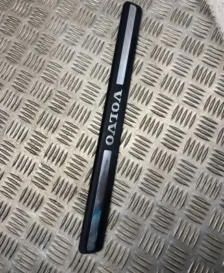 Volvo V70 Front sill trim cover 8659960