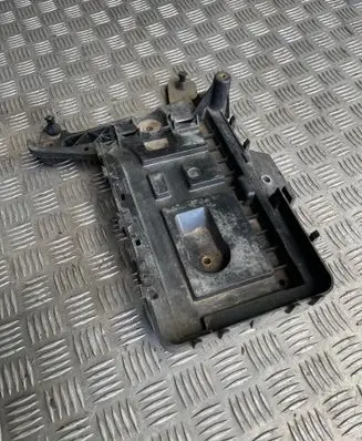 Battery box tray