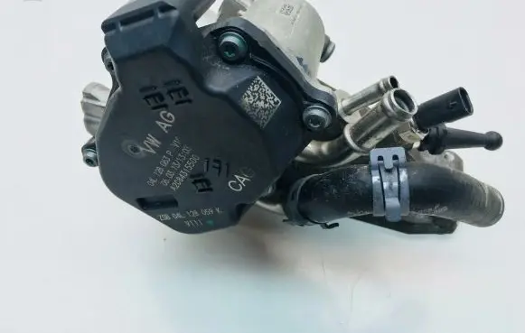 Volkswagen Golf VII Throttle valve 04L128063P