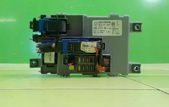 Fiat Doblo Fuse box set 00519383540 BEZPIECZNIKOW