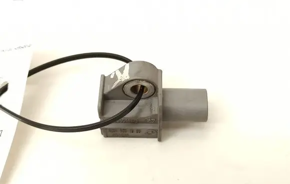 Mercedes-Benz C W204 Airbag deployment crash/impact sensor A2048201985