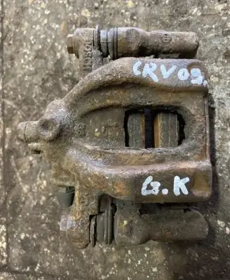 Honda CR-V Rear brake caliper