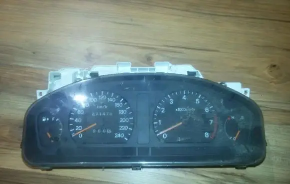 Mitsubishi Galant Speedometer (instrument cluster) mr381822 1573904461