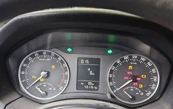 Speedometer (instrument cluster)