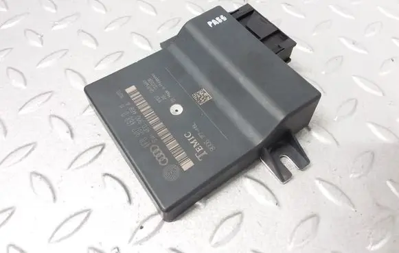 Audi A6 S6 C6 4F Gateway control module 4F0907468D 4F0910468A