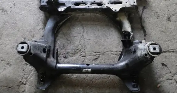 Porsche Cayenne (9Y0 9Y3) Engine mounting bracket 7P0400025