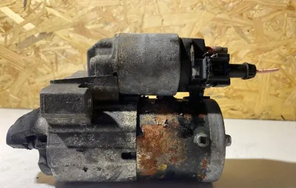 Peugeot 5008 Starter motor M000T32271ZE 7550017
