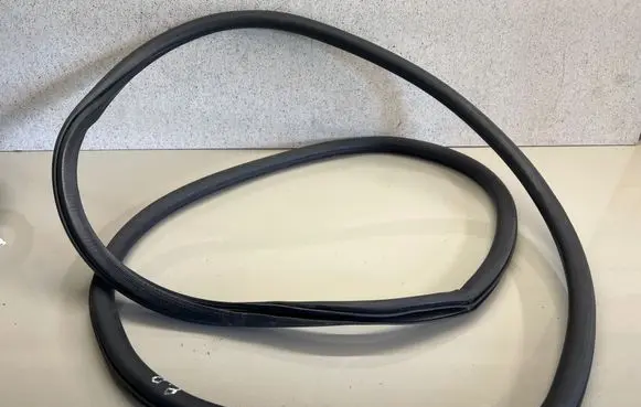 Jeep Compass Front door rubber seal 68242106