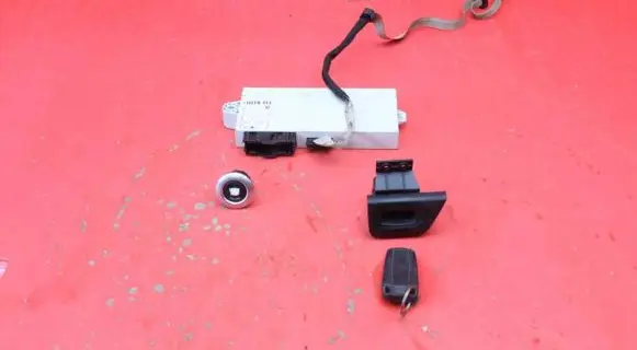 BMW 1 E81 E87 Ignition lock 6933708