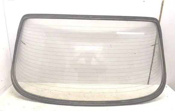 Mercedes-Benz W123 Rear windscreen/windshield window M910 AS2