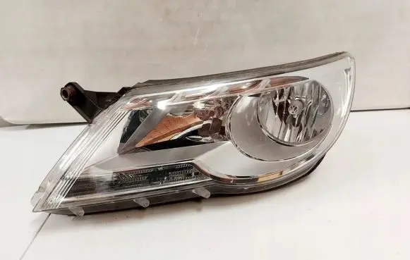 Volkswagen Tiguan Headlight/headlamp