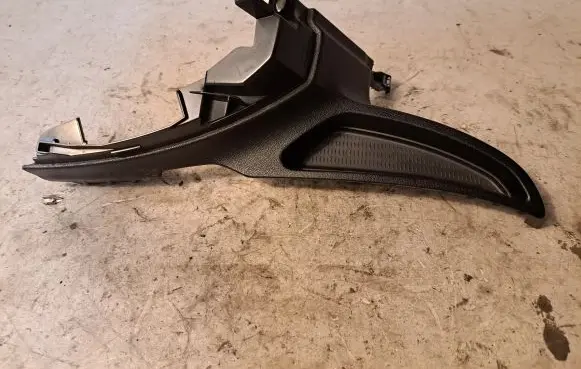 BMW X6 M (C) pillar trim 9123329