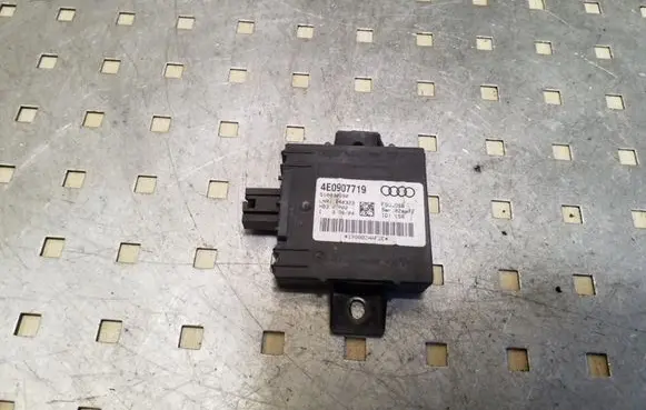 Audi A8 S8 D3 4E Alarm control unit/module 4E0907719
