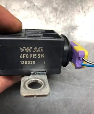 Audi A5 Battery relay fuse 4F0915519