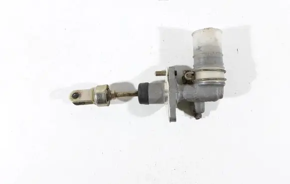 Suzuki Grand Vitara I Clutch master cylinder