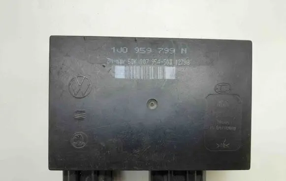 Volkswagen Golf IV Central body control module 1J0959799N