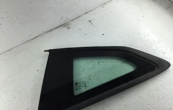 Chevrolet Camaro Rear side window 84145007 7L03790