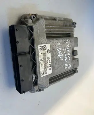 Volkswagen Touran I Engine control unit/module 03G906016BQ 0281011906 1039S06275