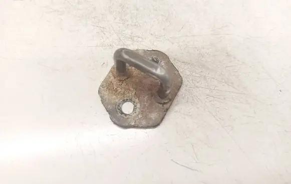Toyota Corolla Verso AR10 Front door lock loop/hook striker 