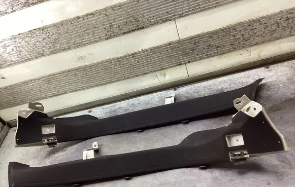 Mercedes-Benz E W212 (C) pillar trim