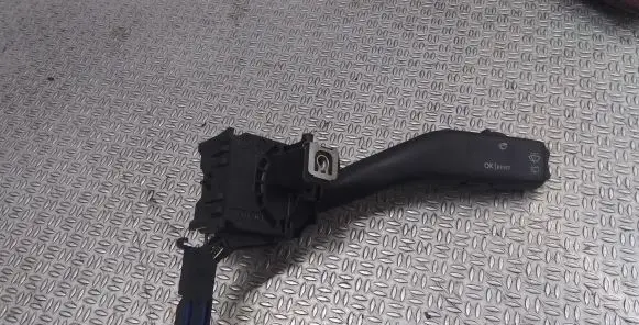 Volkswagen Golf V Wiper control stalk 1K0953519A