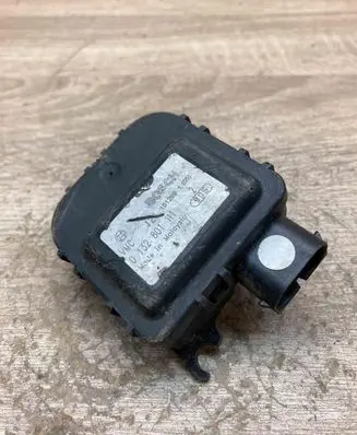 Renault Espace III Air flap motor/actuator 0132801111