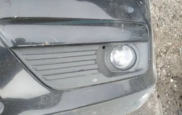 Ford Focus Front bumper lower grill