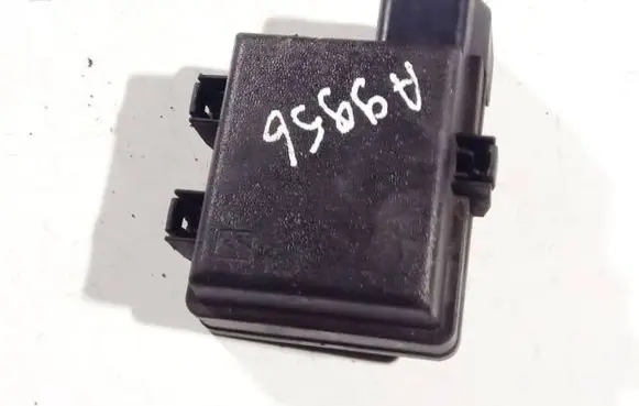 Renault Megane III Fuse box cover 63511831 6351-1831