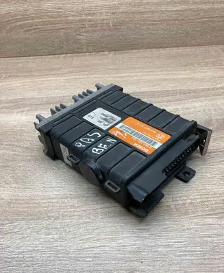 Volkswagen PASSAT B3 Engine control unit/module ECU 443907311A 0261200263