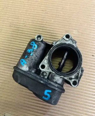 Volkswagen PASSAT CC Throttle valve 03G128063B