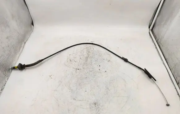 KIA Sorento Throttle cable 